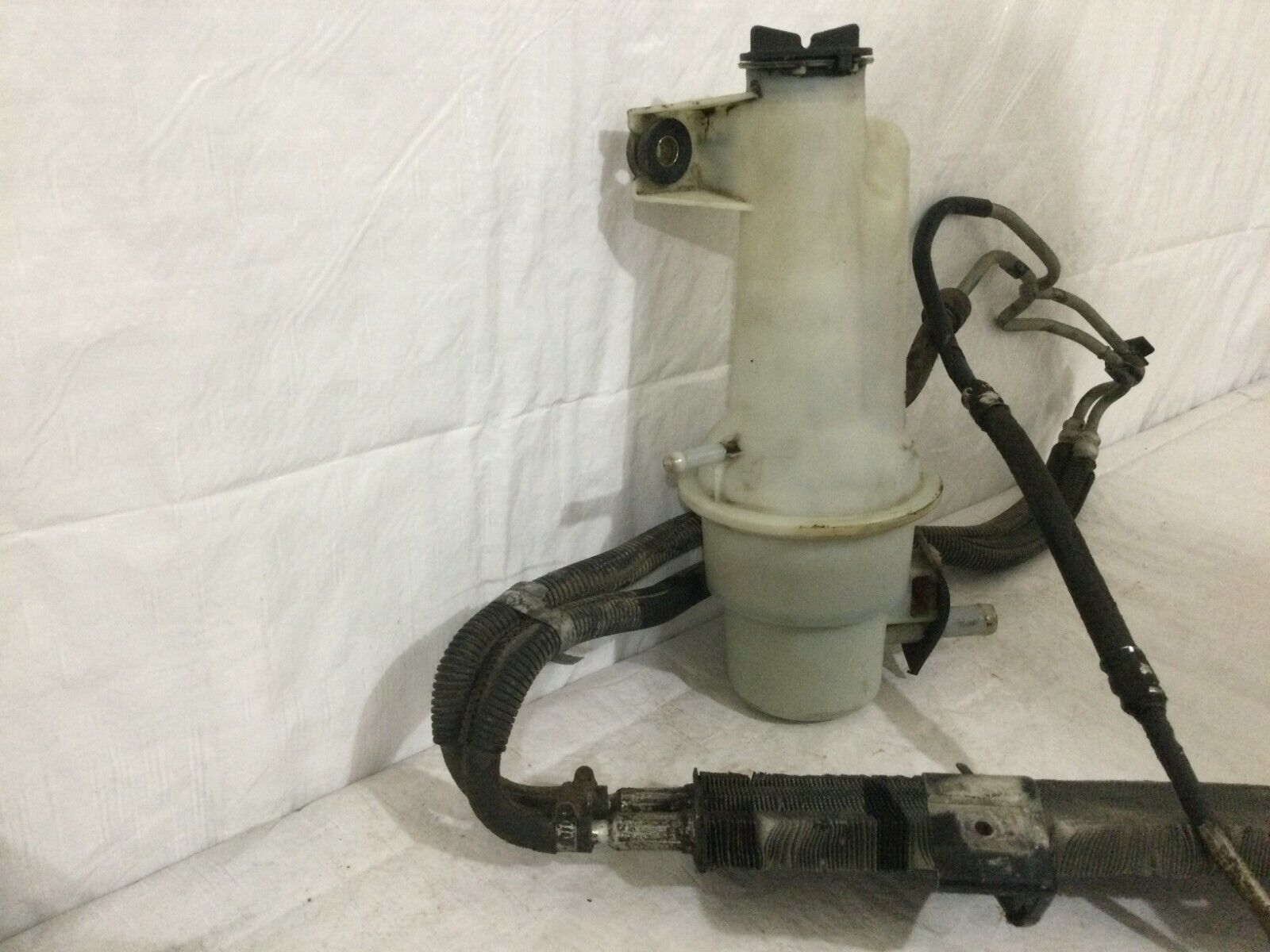 2005 Ford F-350SD Power Steering Reservoir W/ Intercooler OEM 6.0L Diesel