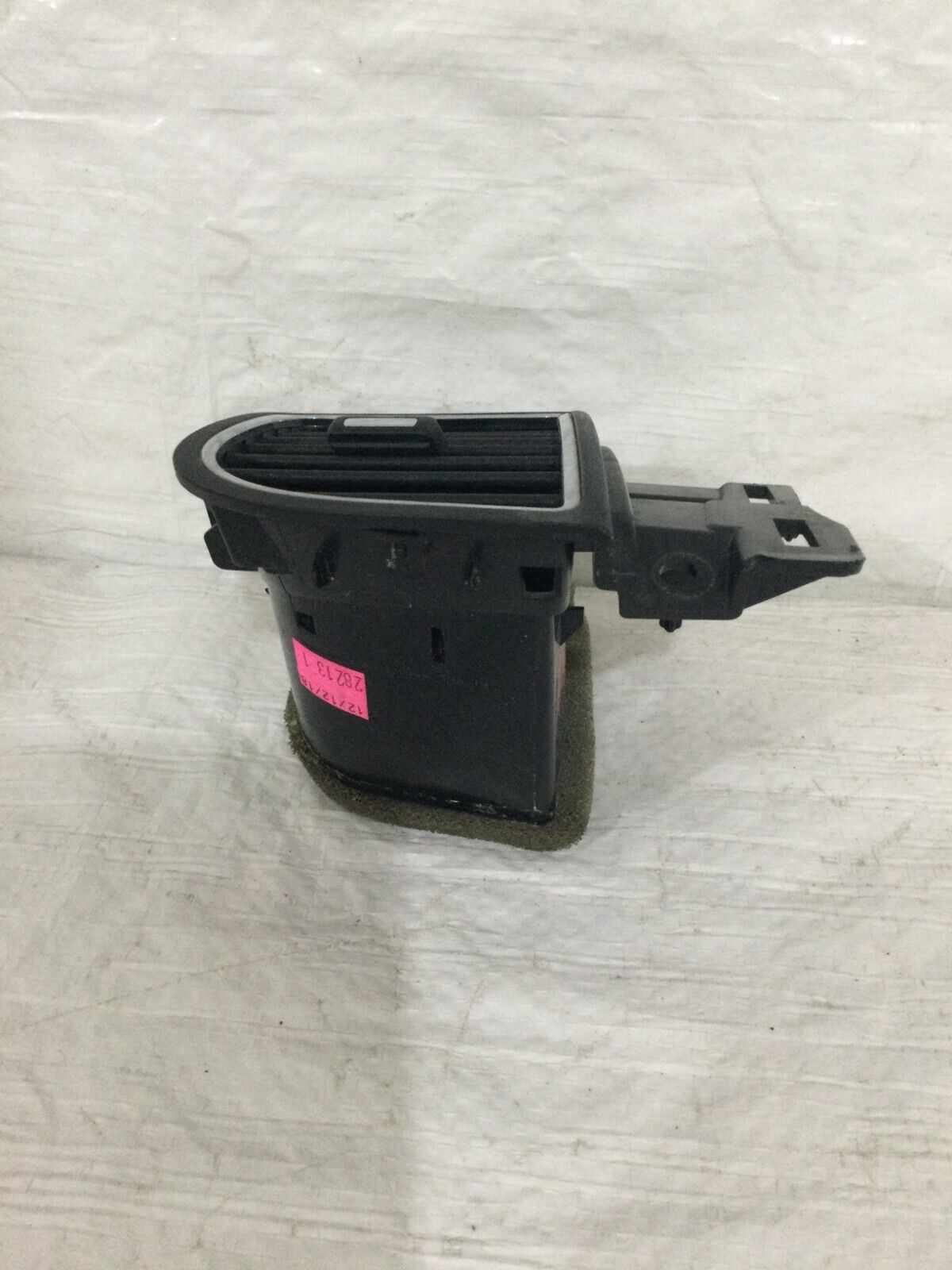 2019 Ford Taurus Left Driver Dash Air Vent OEM LH