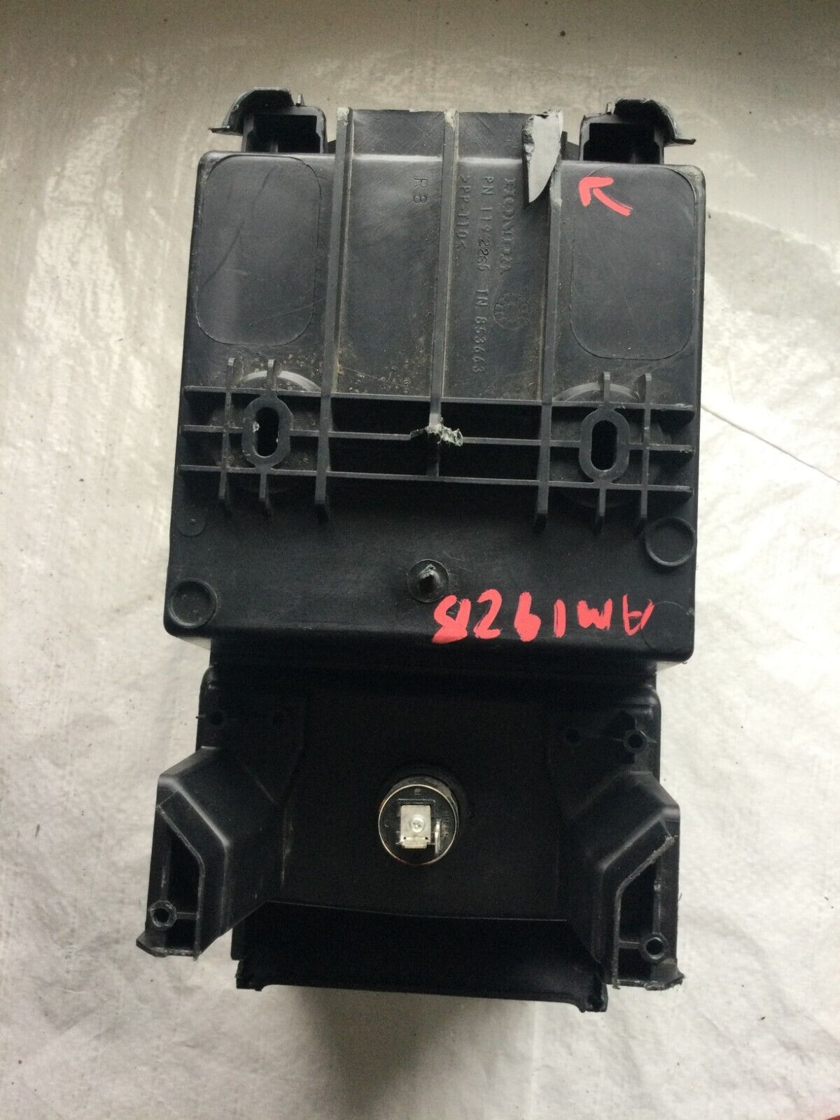 2007 Honda Civic Front Center Console W/ Arm Rest OEM ( Damaged Console )