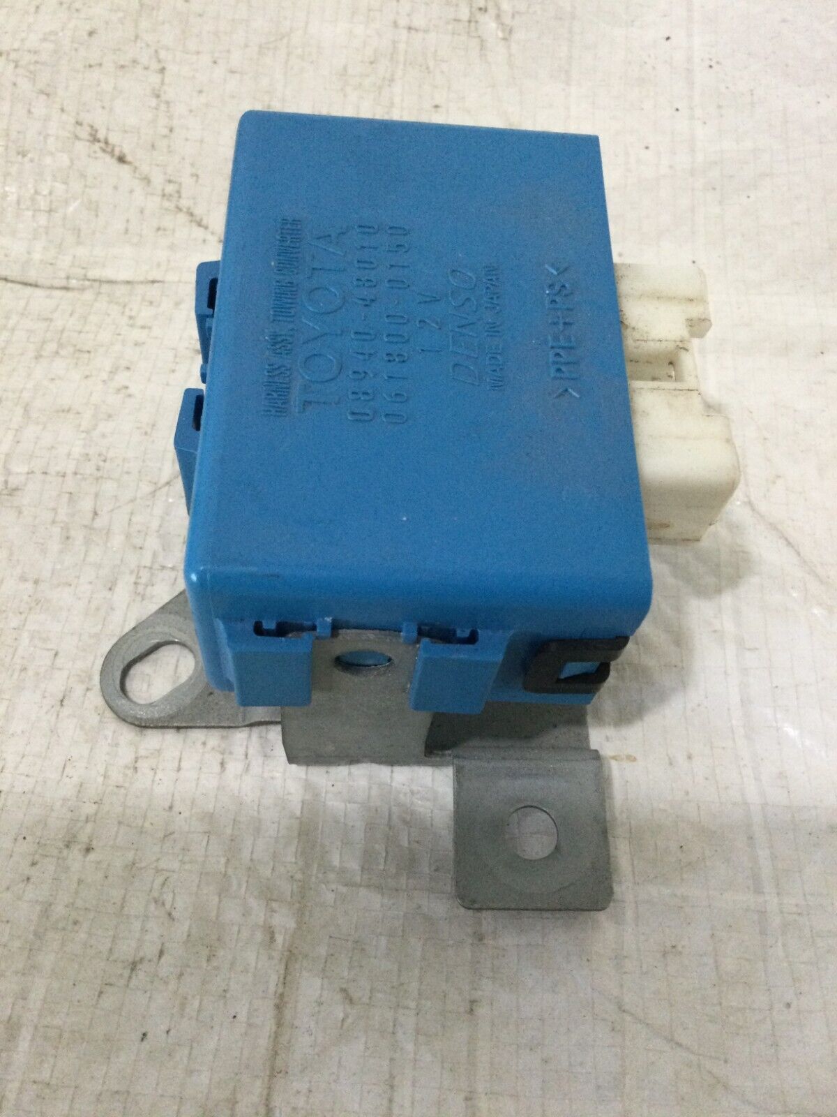 2003 Toyota Highlander Towing Converter Module  08940-48010 OEM