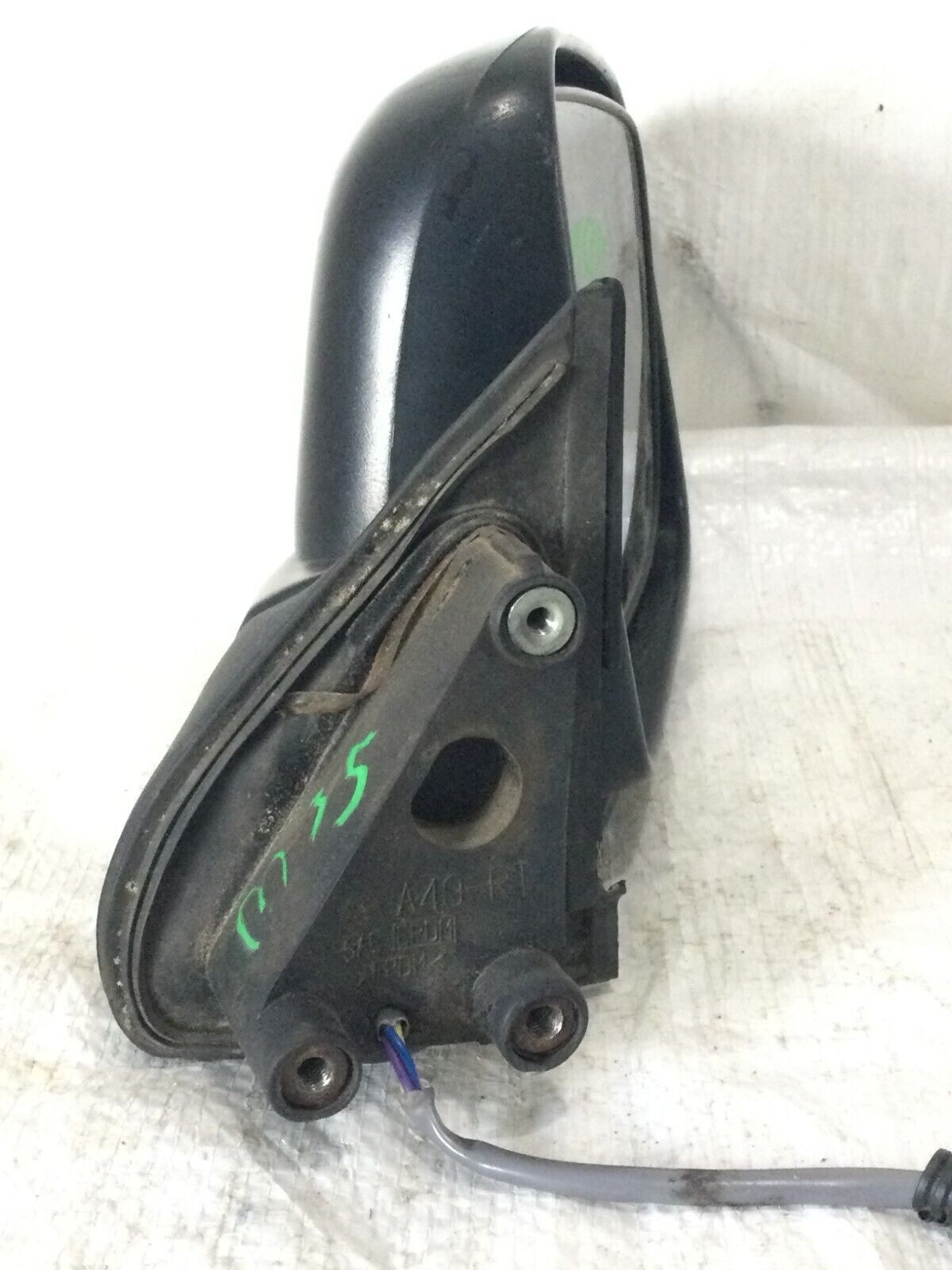 2001 Nissan Xterra Side View Power Door Mirror Right Passenger OEM ( Damage )