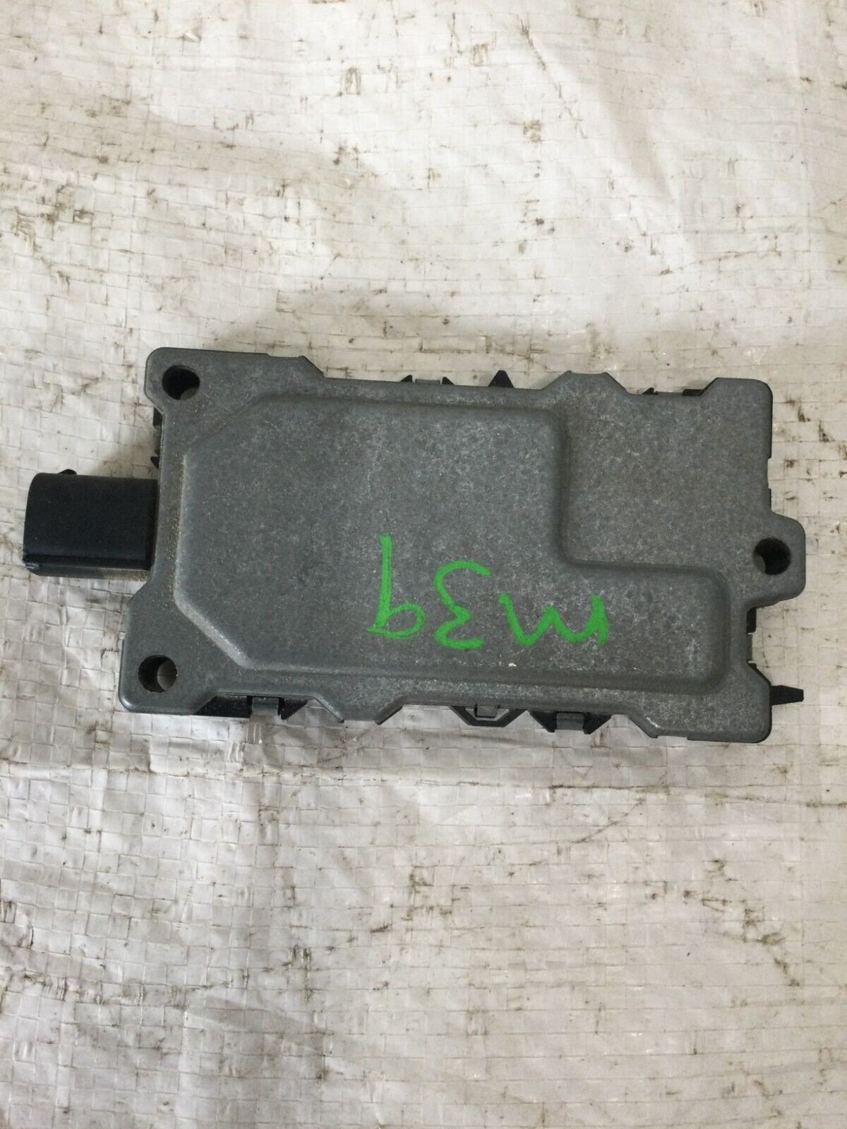 2004 Mercedes Benz S430 Air Emission Sensor Module OEM 2118300472