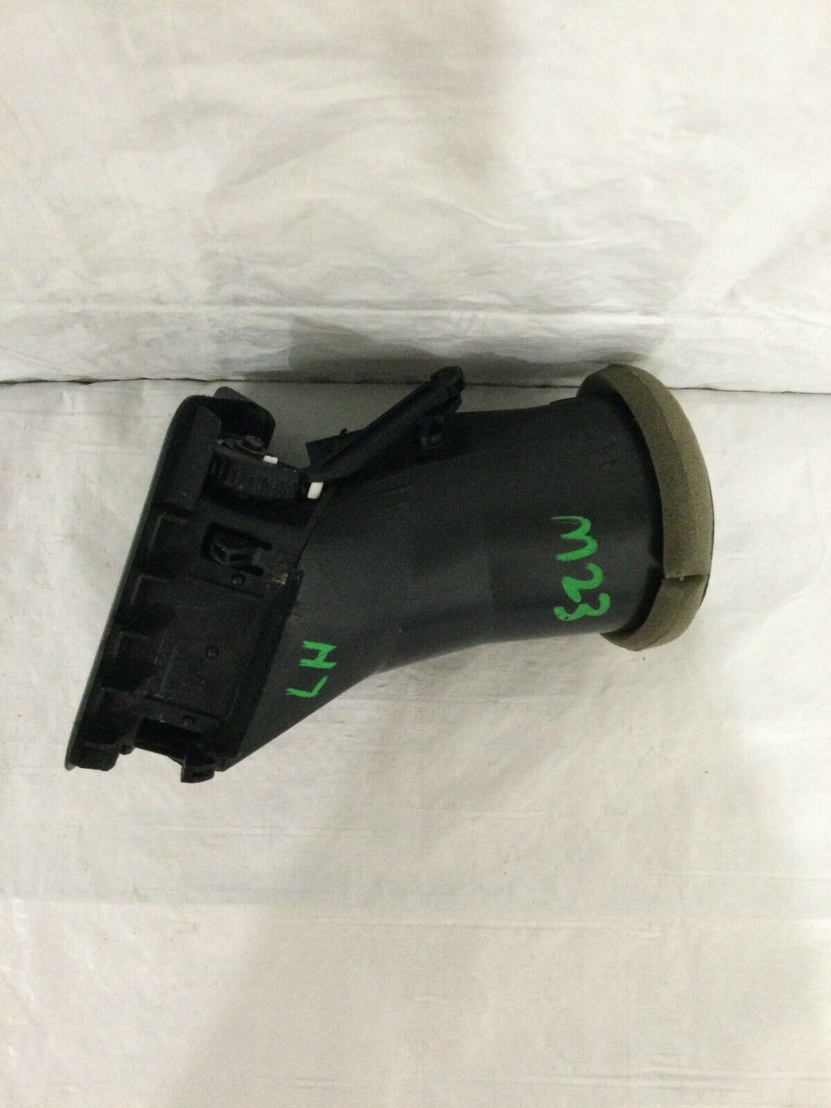 2004 Volvo S60 Left Driver Dash Air Vent OEM 3409373