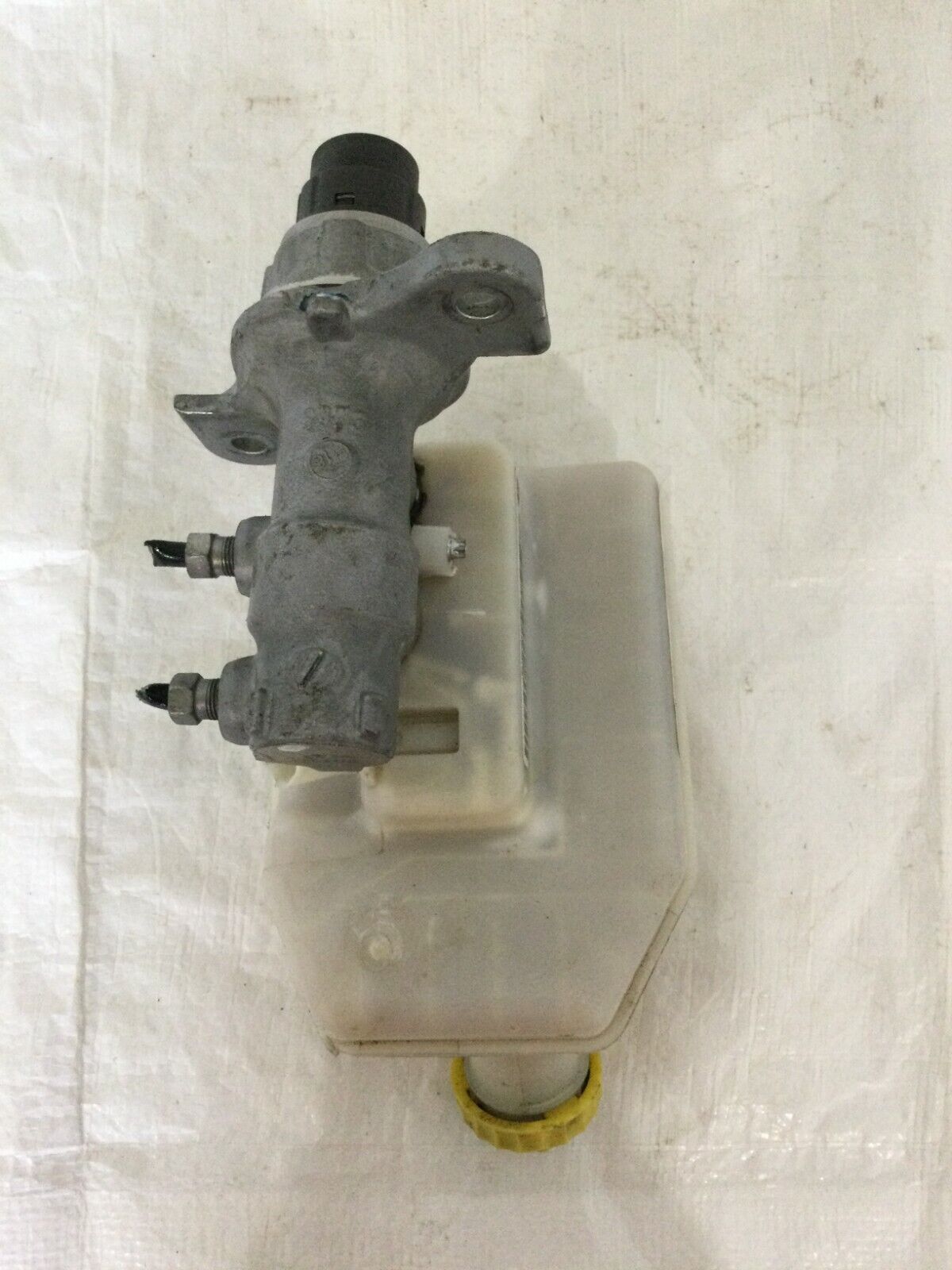 2017 Dodge Grand Caravan Master Power Brake Cylinder W/ Reservoir OEM 04581491AD