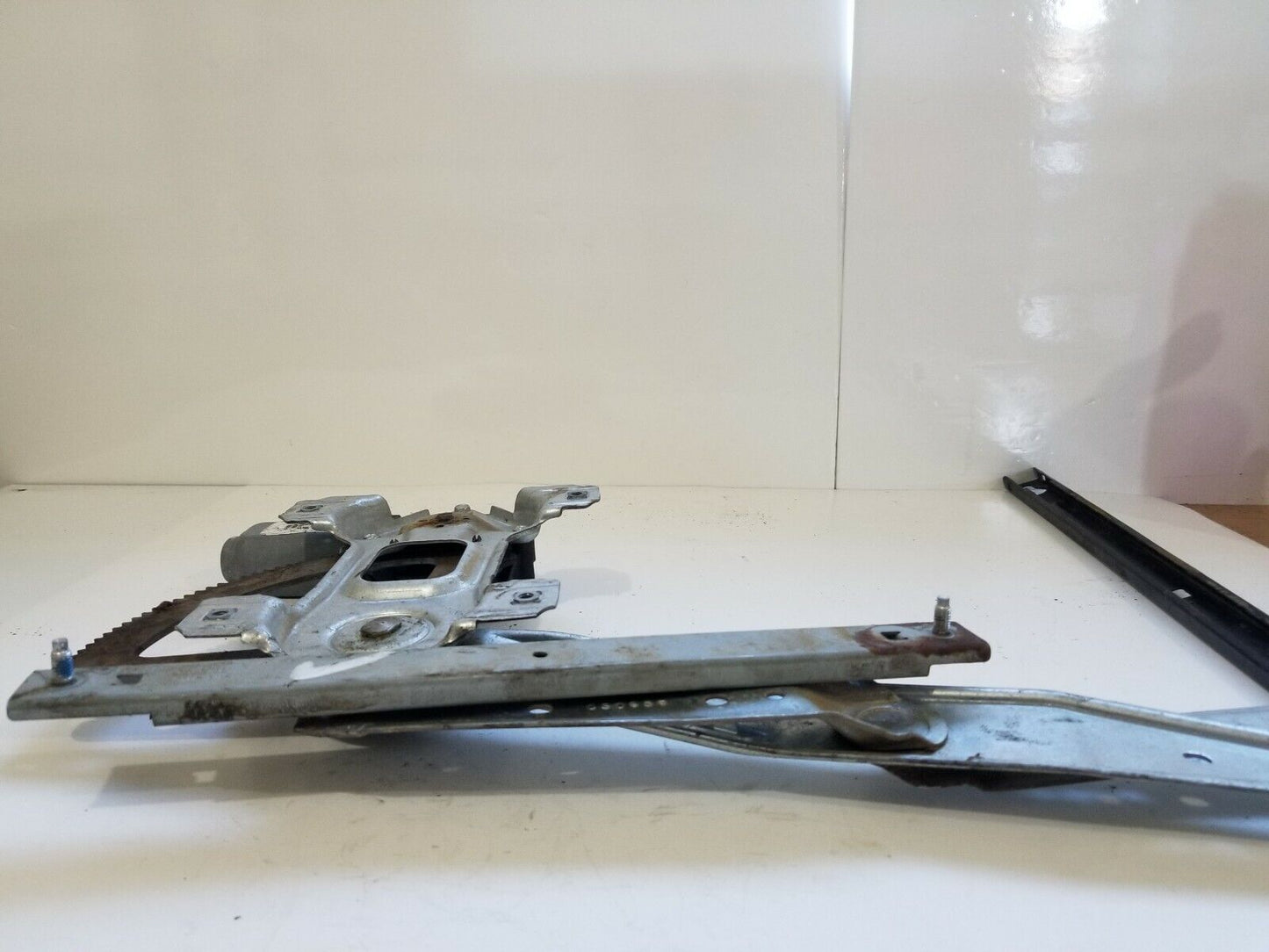 2006 Ford F350SD F-350 Super Duty Front Left Window Motor W/ Regulator OEM