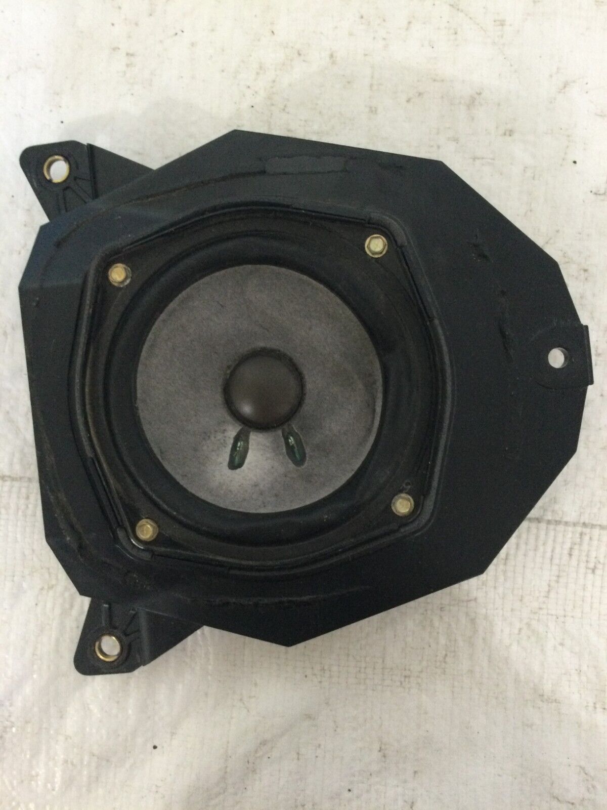 2003-2006 Cadillac Escalade EXT Left Rear Door Speaker OEM 15054680