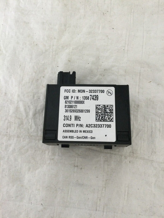 2015 Chevrolet Silverado 1500 Keyless Entry Receiver Module 13587439 OEM
