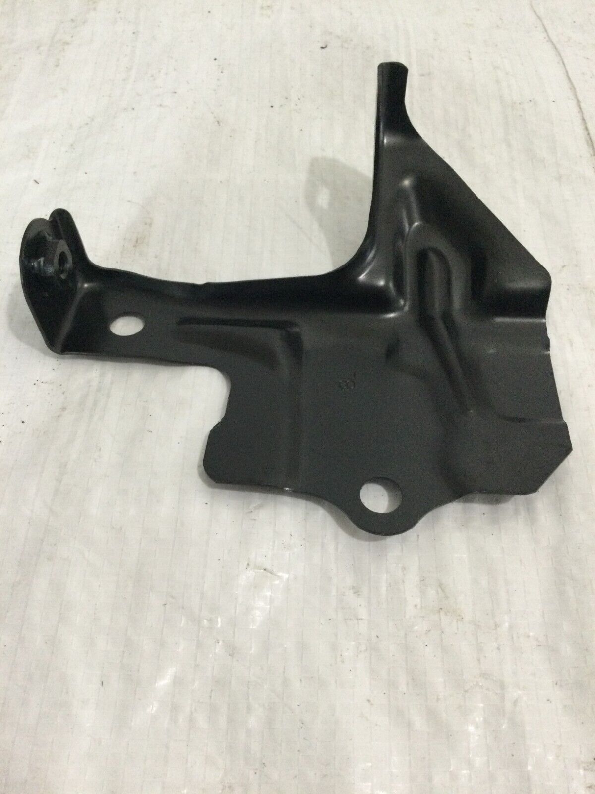 2019-2021 Toyota Camry Front Bumper Upper Left Arm 52142-06160 OEM