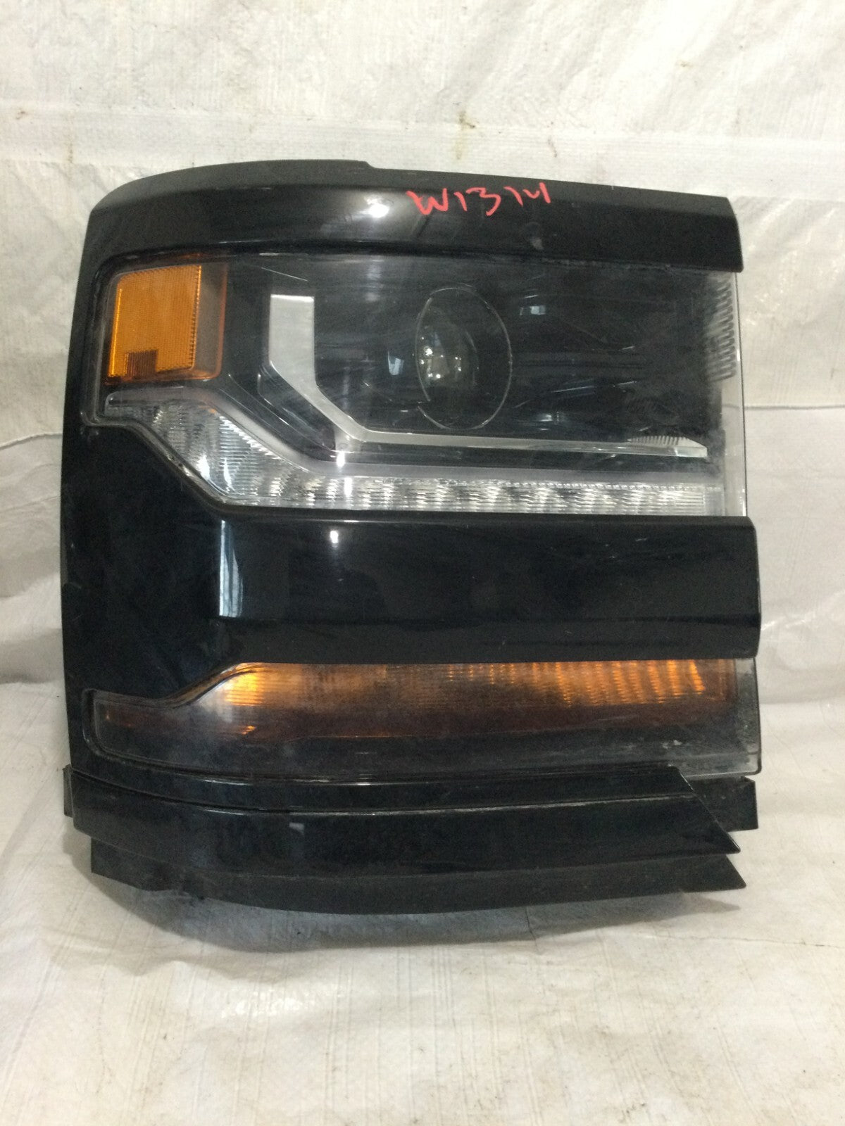 2016-2018 Chevrolet Silverado 1500 Right RH Black Base Xenon HID Headlight OEM
