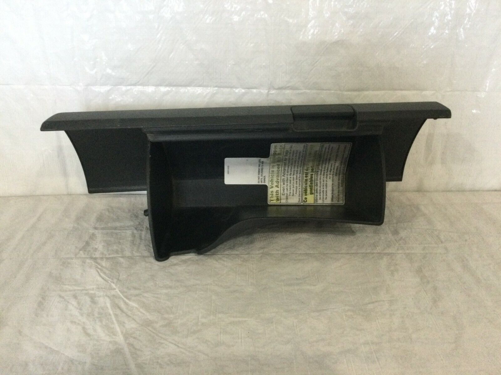 2005-2006 Nissan Frontier Xterra Glove Box 68500-EA000 OEM