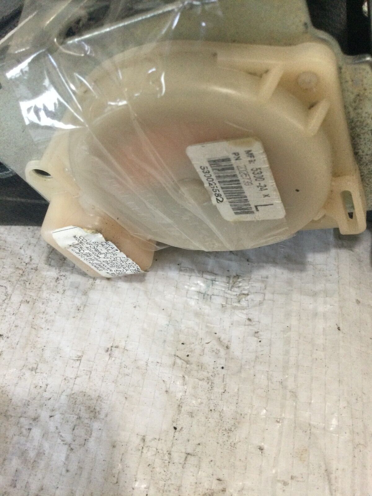2006 Dodge Ram 1500   Bucket Seat Left Driver Front Seat Belt OEM