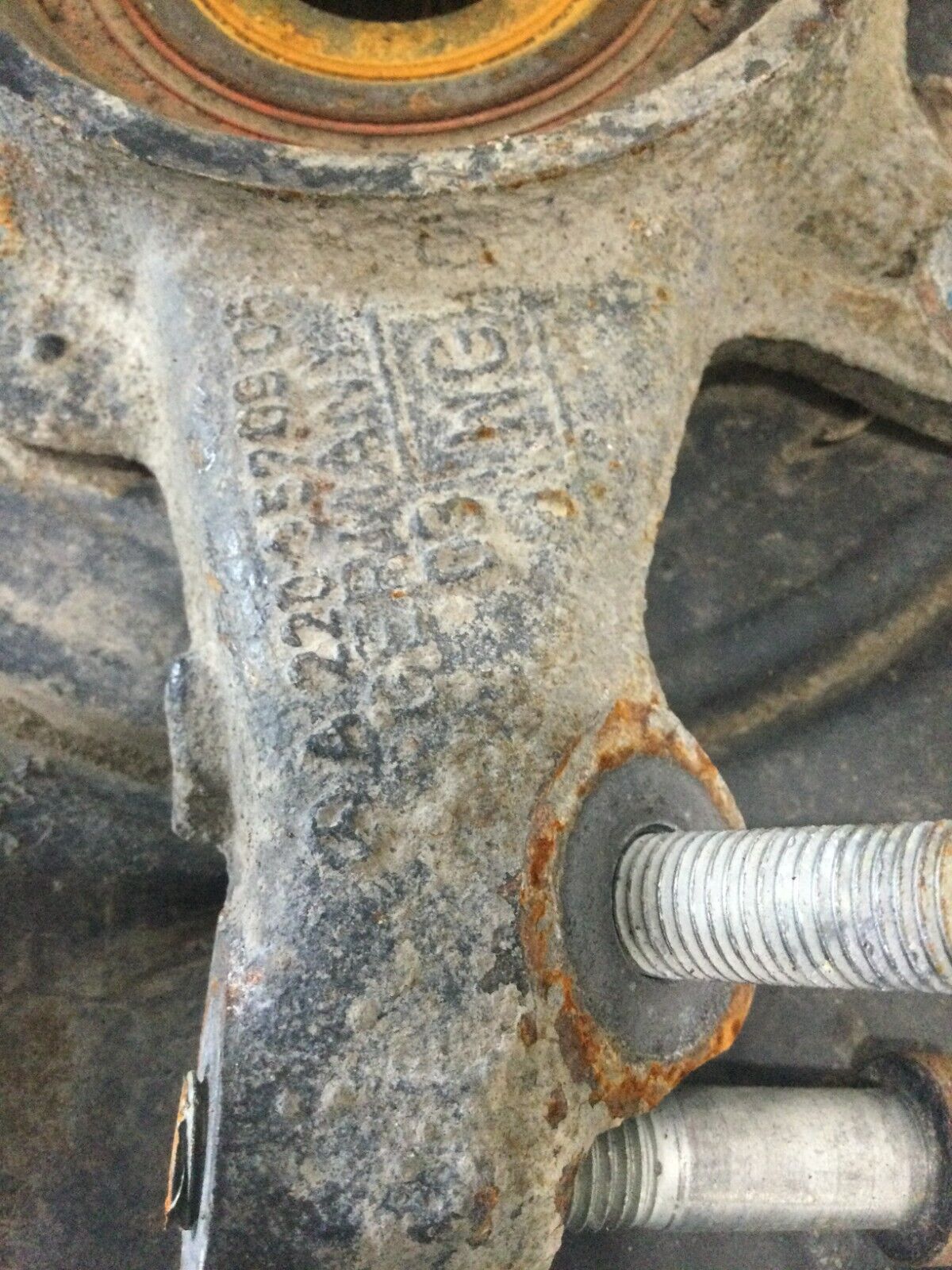 2004 Mercedes-Benz S-Class  Left Rear Spindle  Knuckle  Bearing Hub