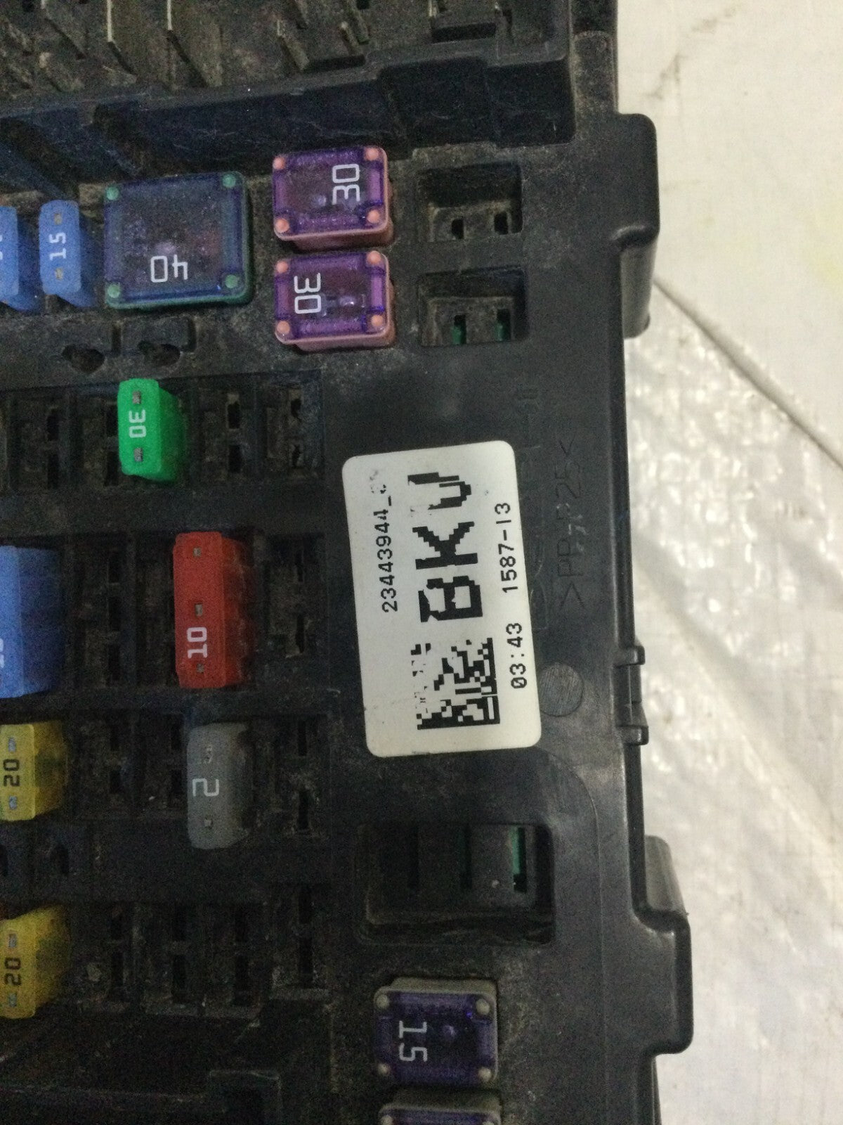 2017 GMC Sierra 1500 Denali Cabin Fuse Box 23443944 OEM