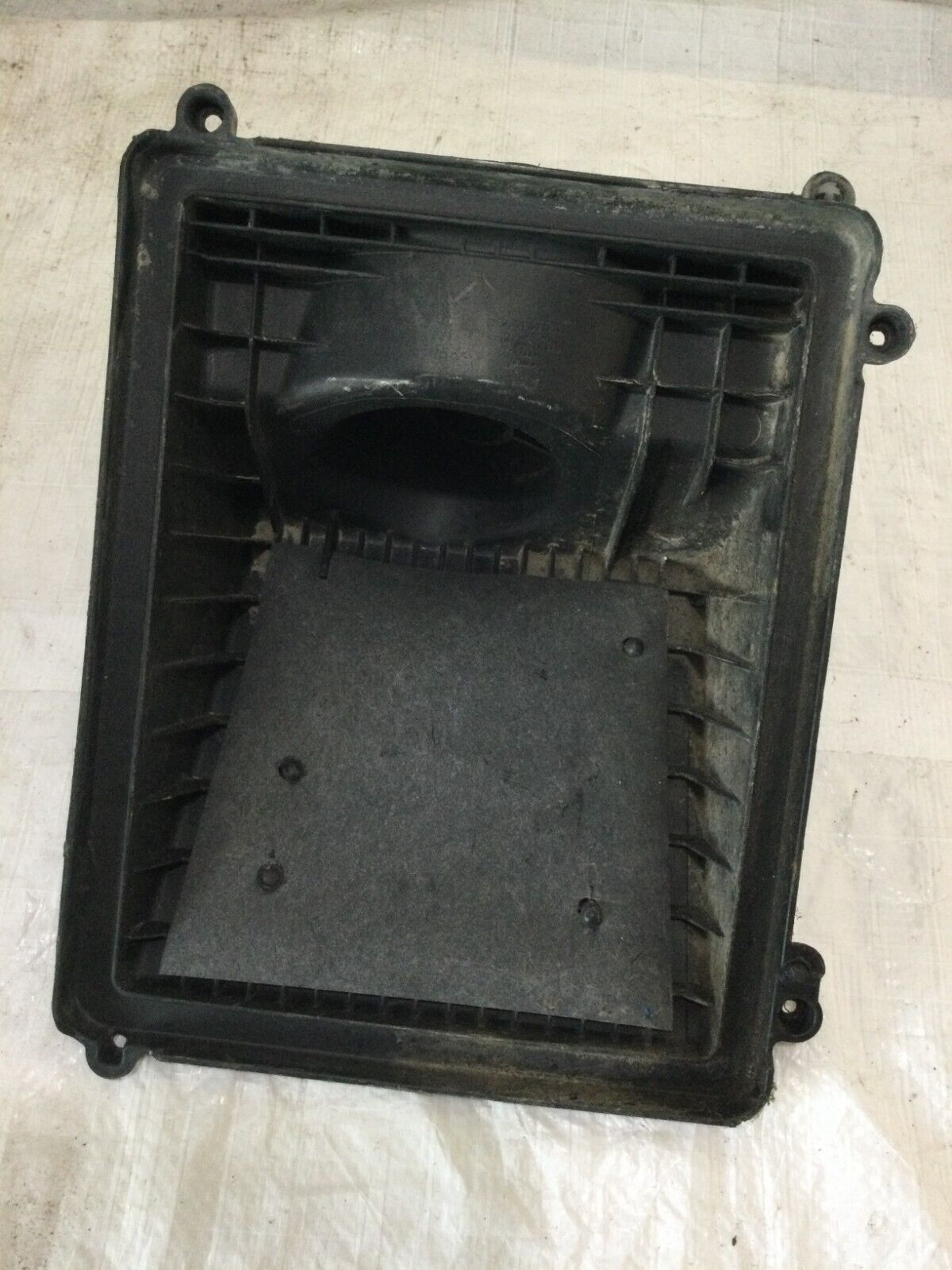 2018 Chevrolet Silverado 1500 Air Cleaner Filter Box OEM