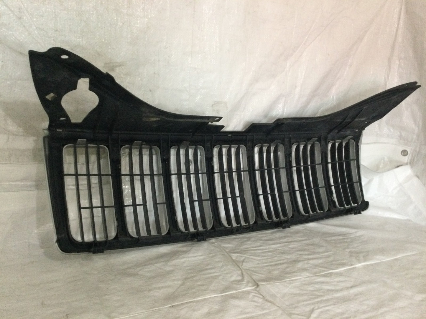 2005-2010 Jeep Grand Cherokee Front Grille OEM