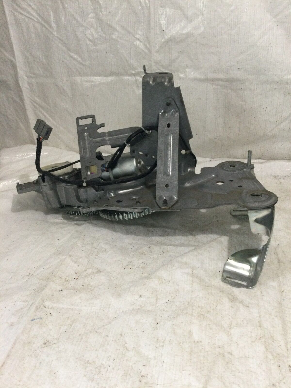 2007-2009 Cadillac Escalade Tailgate Lift Motor Assembly OEM