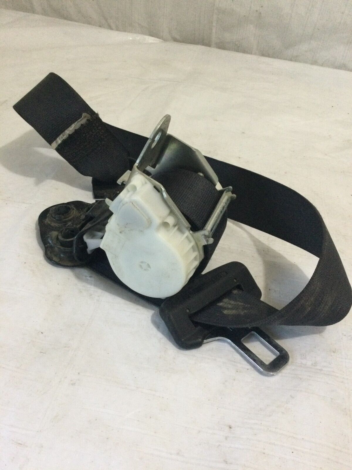 2007-2009 Cadillac Escalade ESV Rear Left Seat Belt OEM