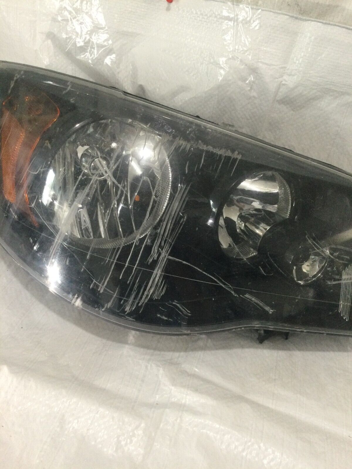 2020 Dodge Grand Caravan Right Passenger Side Headlight Halogen 68206500AE Black