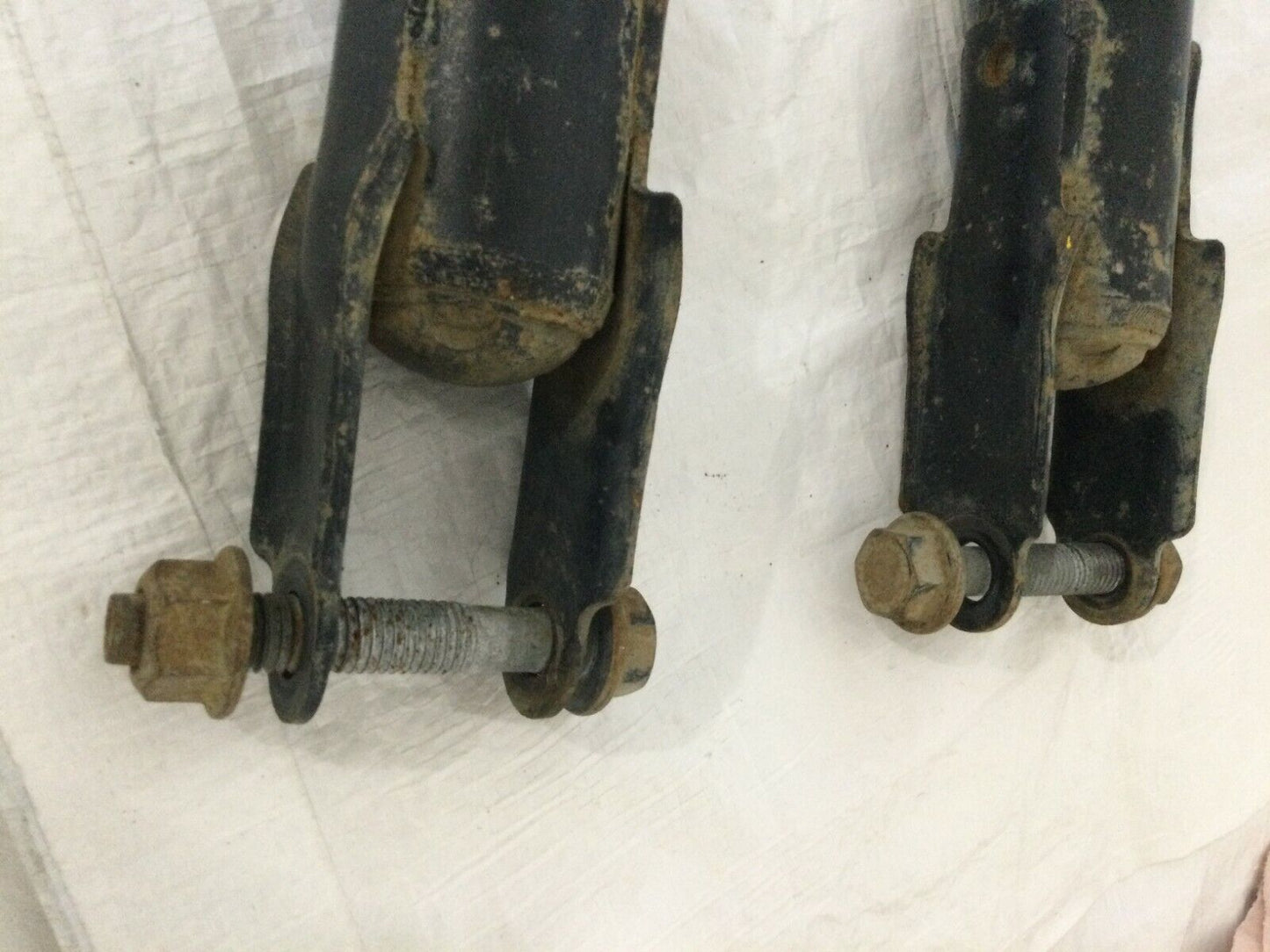 2019 GMC Sierra 2500HD 22990464 Front Shock Absorber Pair OEM