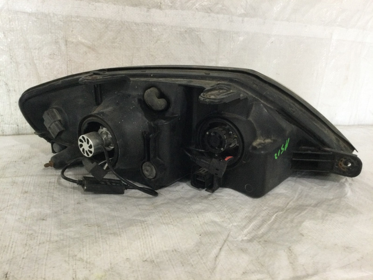 2003 Hyundai Tiburon Left Driver Side Headlight OEM 92101-2CXXX