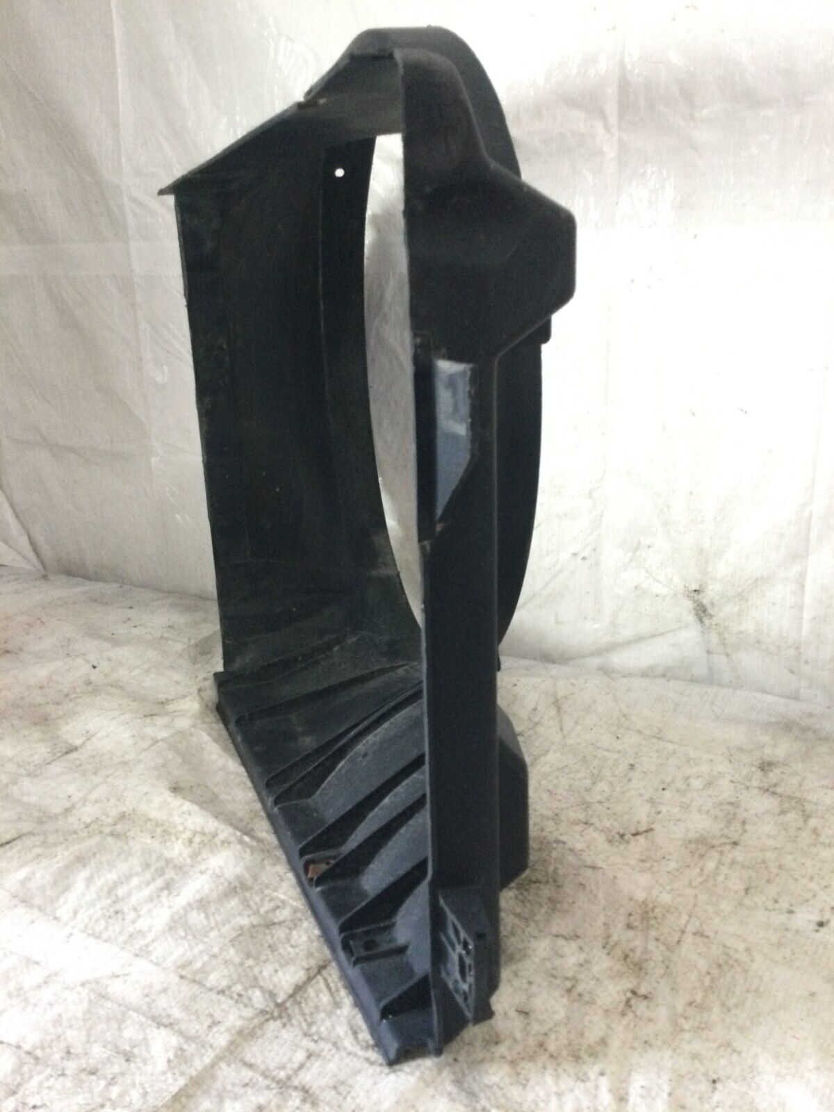 2004 Dodge Ram 1500 Fan Shroud 52028849AD OEM (DAMAGED )