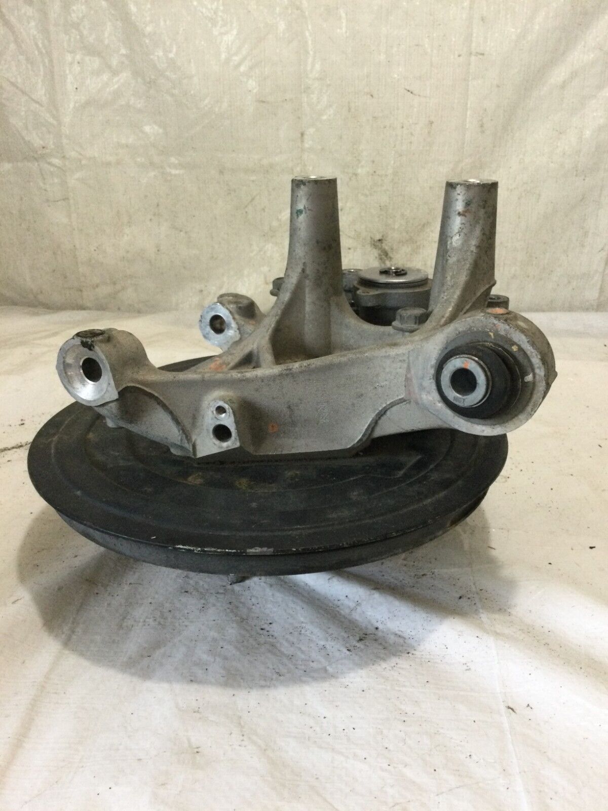 2017 Chevrolet Malibu Rear Left Spindle Knucke Bearing Hub OEM