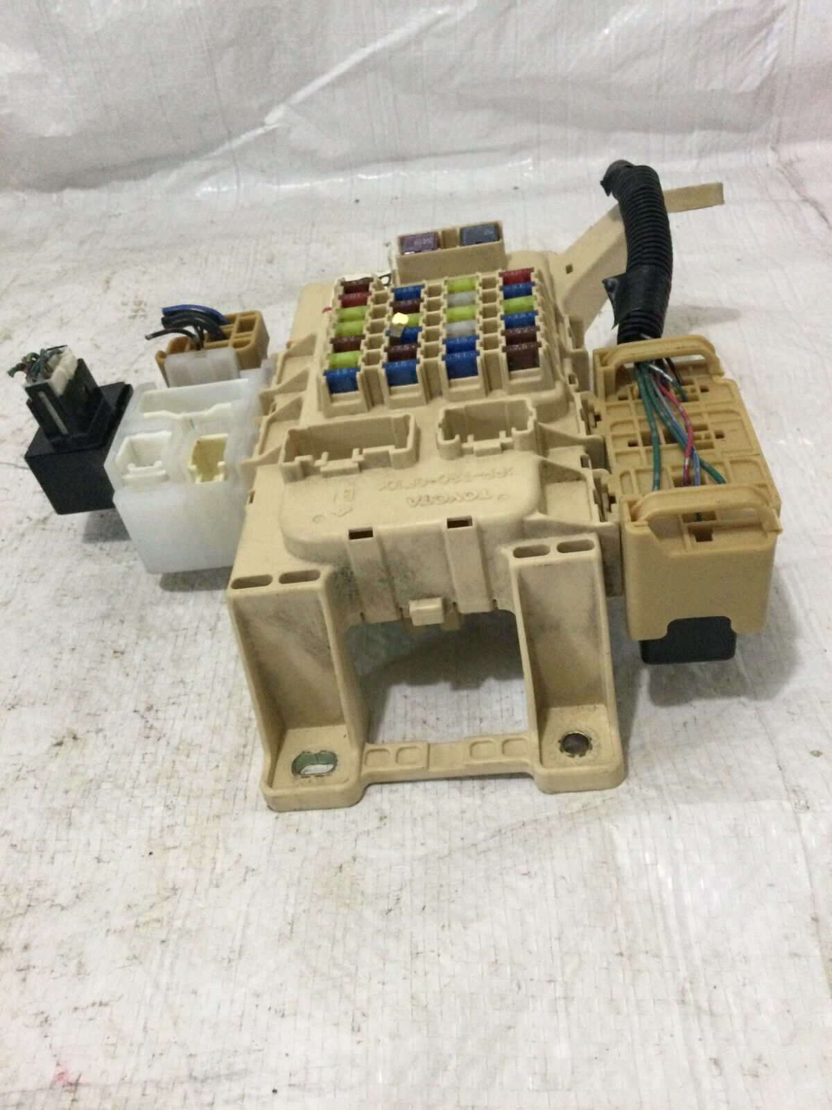 2003 Toyota Highlander  Fuse Box Relay  Module OEM