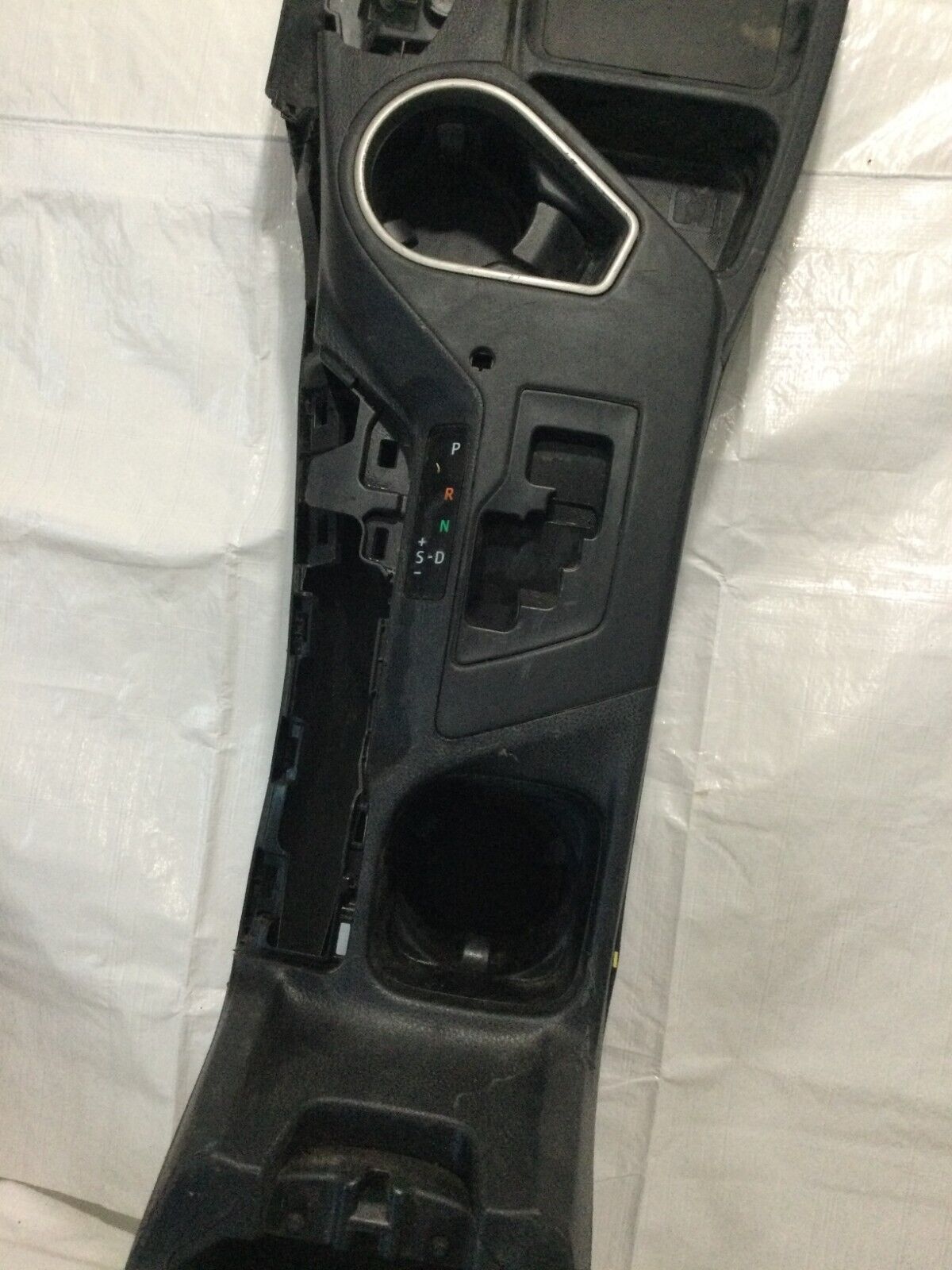2016-2018 Toyota RAV4 Front Centre Floor Console LID W/O Sliding Armrest OEM