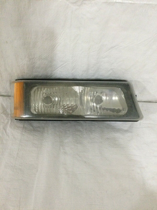 2003-2007 Chevy Silverado1500 Right Corner Light OEM 15199557