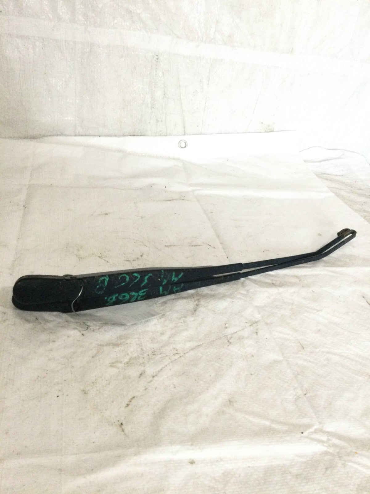 2007 Dodge Ram 1500 Front Windshield Wiper Arm Set OEM