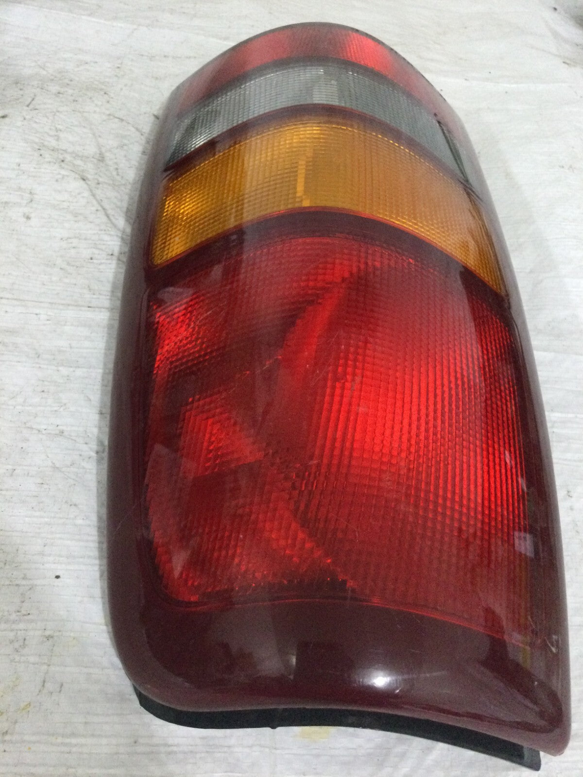 2000 Chevrolet Silverado 1500 Right Side Tail Light Lamp OEM