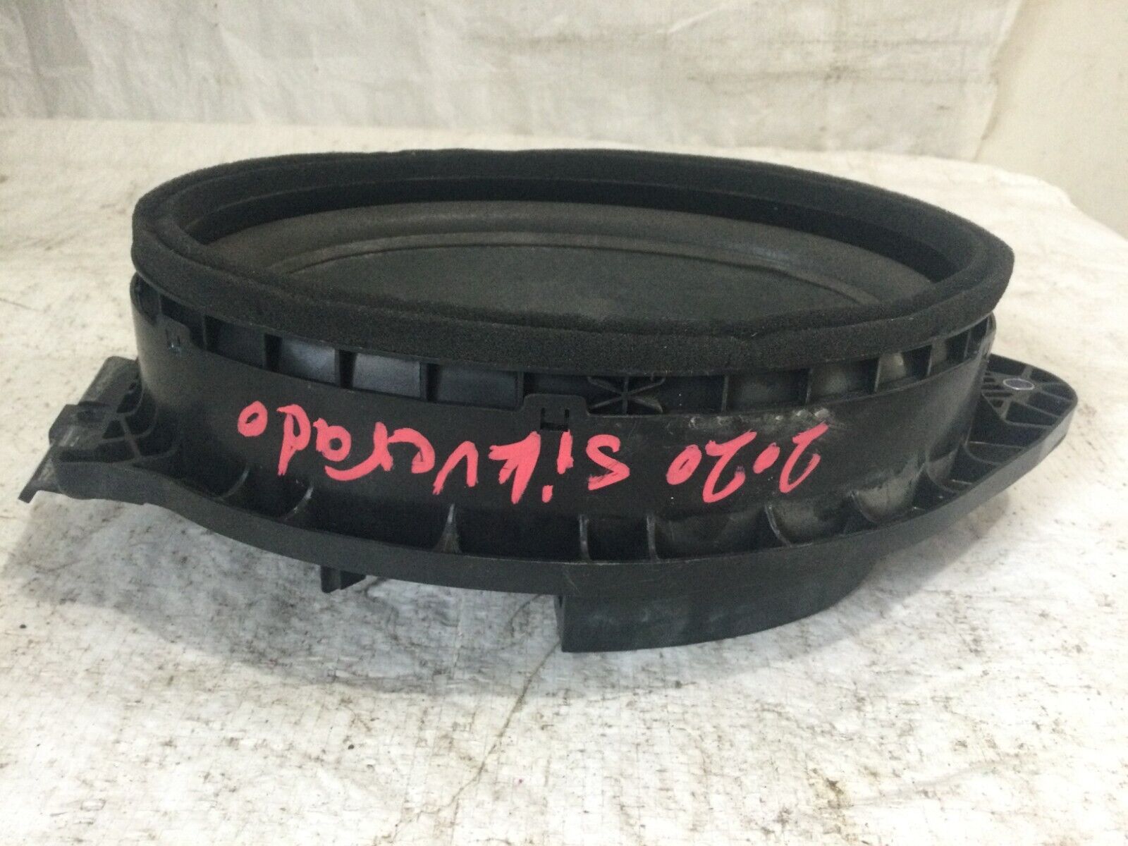 2020-2021 Chevrolet Silverado 1500 Front Right Door Speaker 84688101 OEM