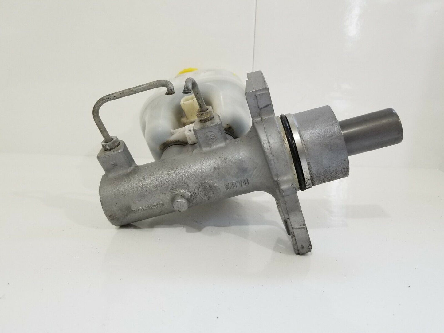 2003-2005 Dodge Ram 2500 Power Brake Master Cylinder W/ Reservoir Tank OEM 