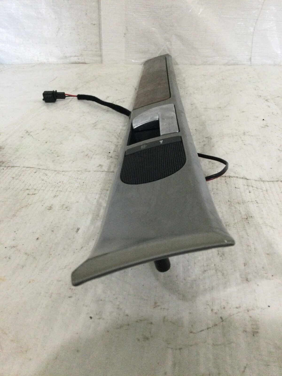 2004-2007 Volkswagen Touareg Front Right Door Interior Molding Trim Panel OEM