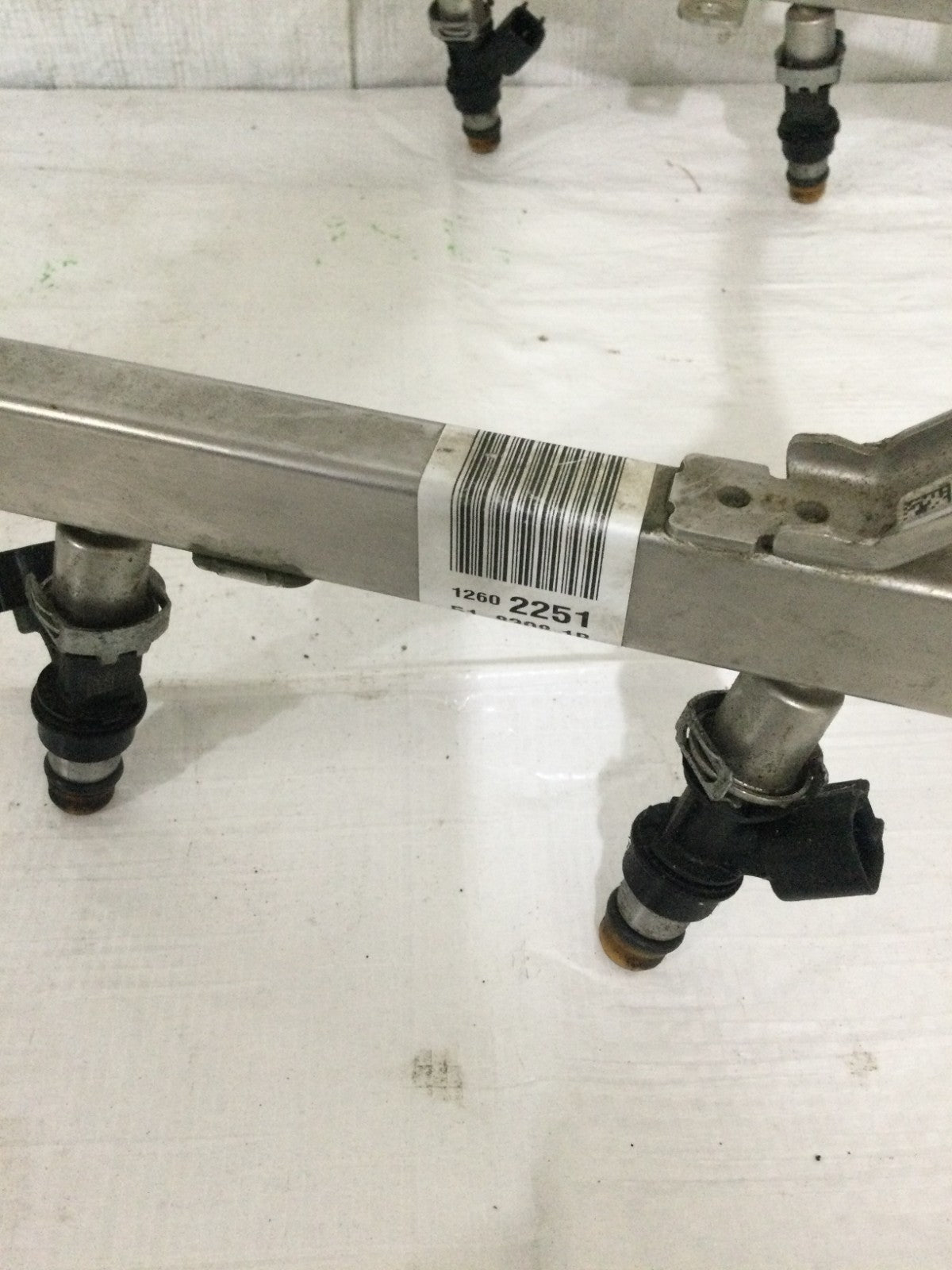 2007-2009 Chevrolet Siilverado 1500 Fuel Injection Fuel Rail OEM 12621662