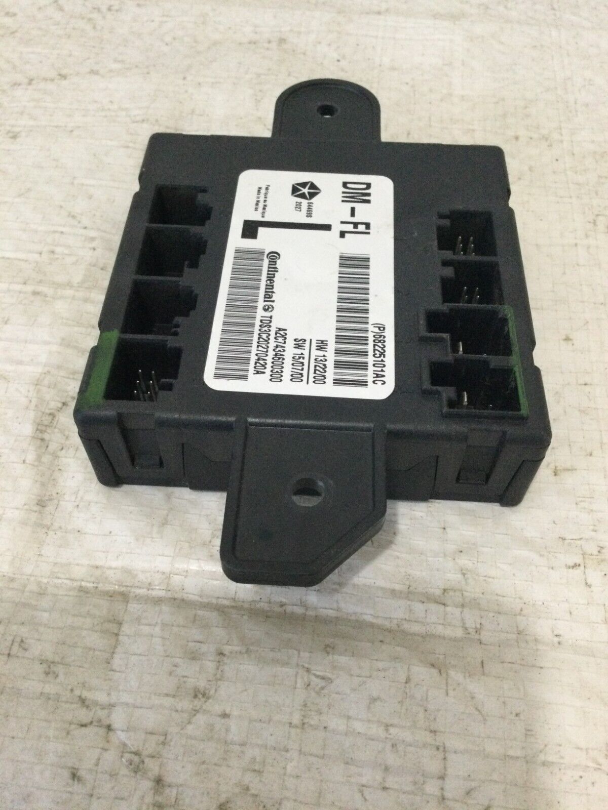 2018 RAM 1500  Front Left Side   Door Control  Module P68225101AC OEM