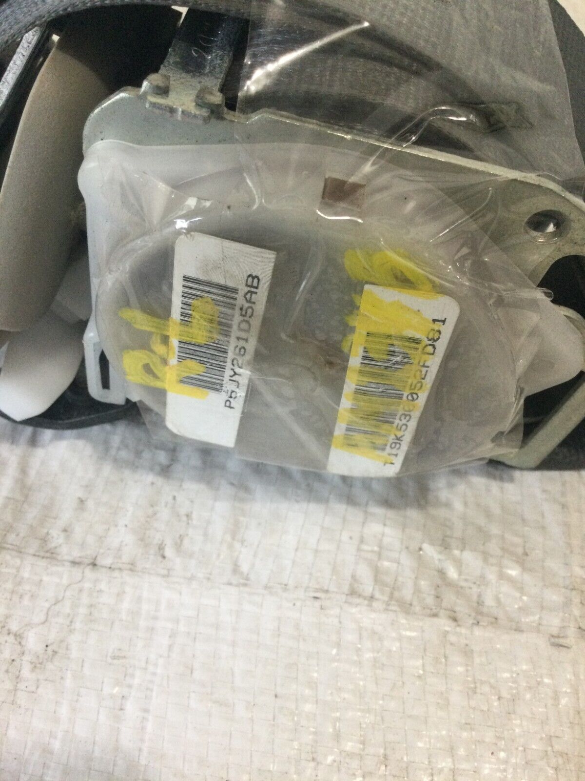 2006 Dodge Ram 1500   Rear Left Driver Front Seat Belt OEM
