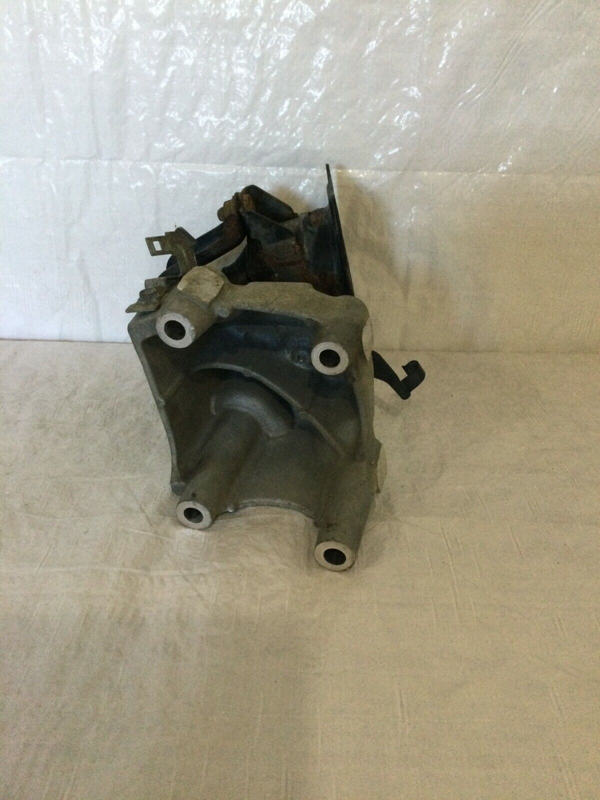 2004 Honda Accord Engine Motor Support Bracket 2.4L OEM