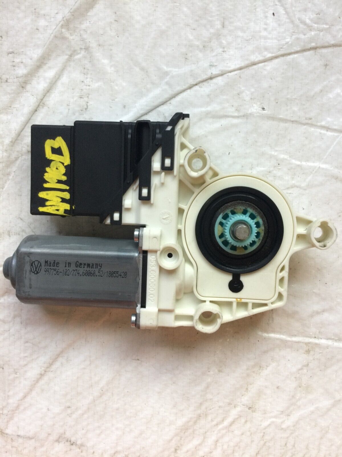 2006 Volkswagen Jetta Rear Left Power Window Motor OEM 1K5839401A