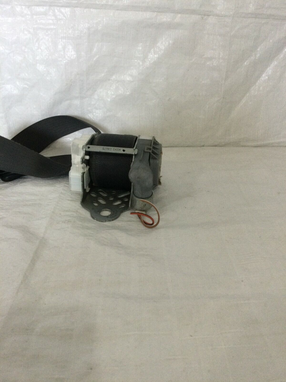 2007 GMC Acadia Front Left Driver Seat Belt OEM 15806583