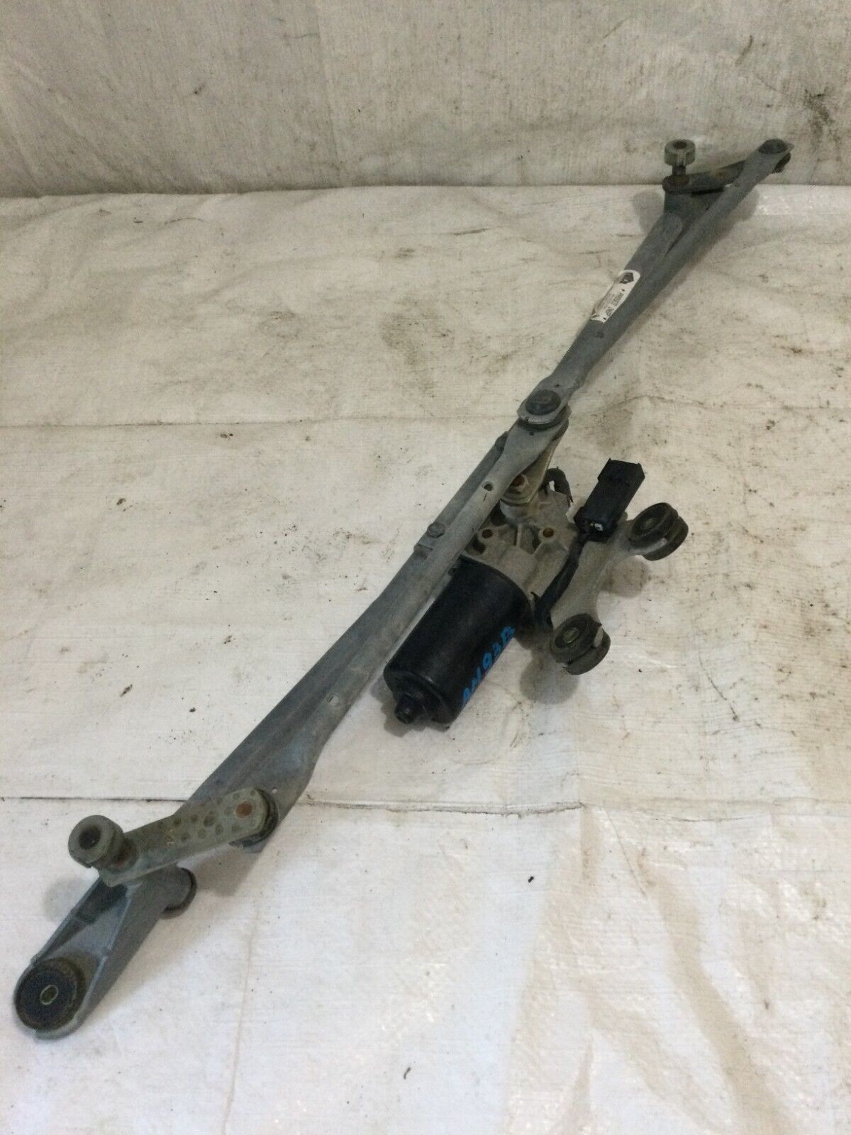 2003 Dodge Pickup 1500 Front Windshield Wiper Motor W/ Linkage OEM