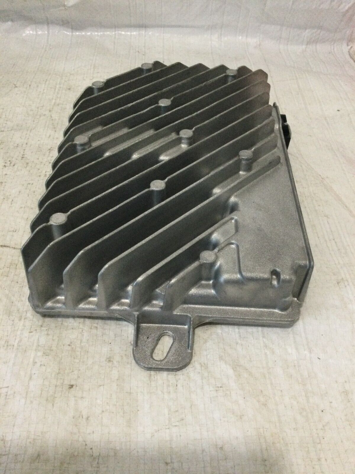 2019-2022 GMC Sierra 3500HD Audio Radio Bose Amplifier OEM 84813325