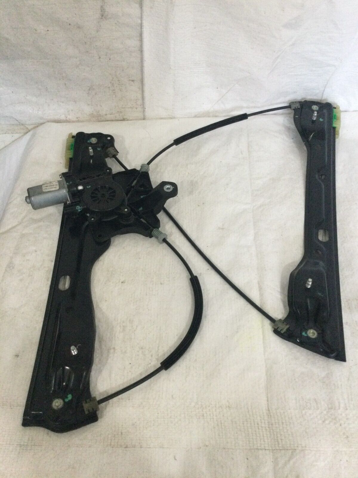 2016-2019 Chevrolet Cruze Front Right Window Regulator W/ Motor OEM