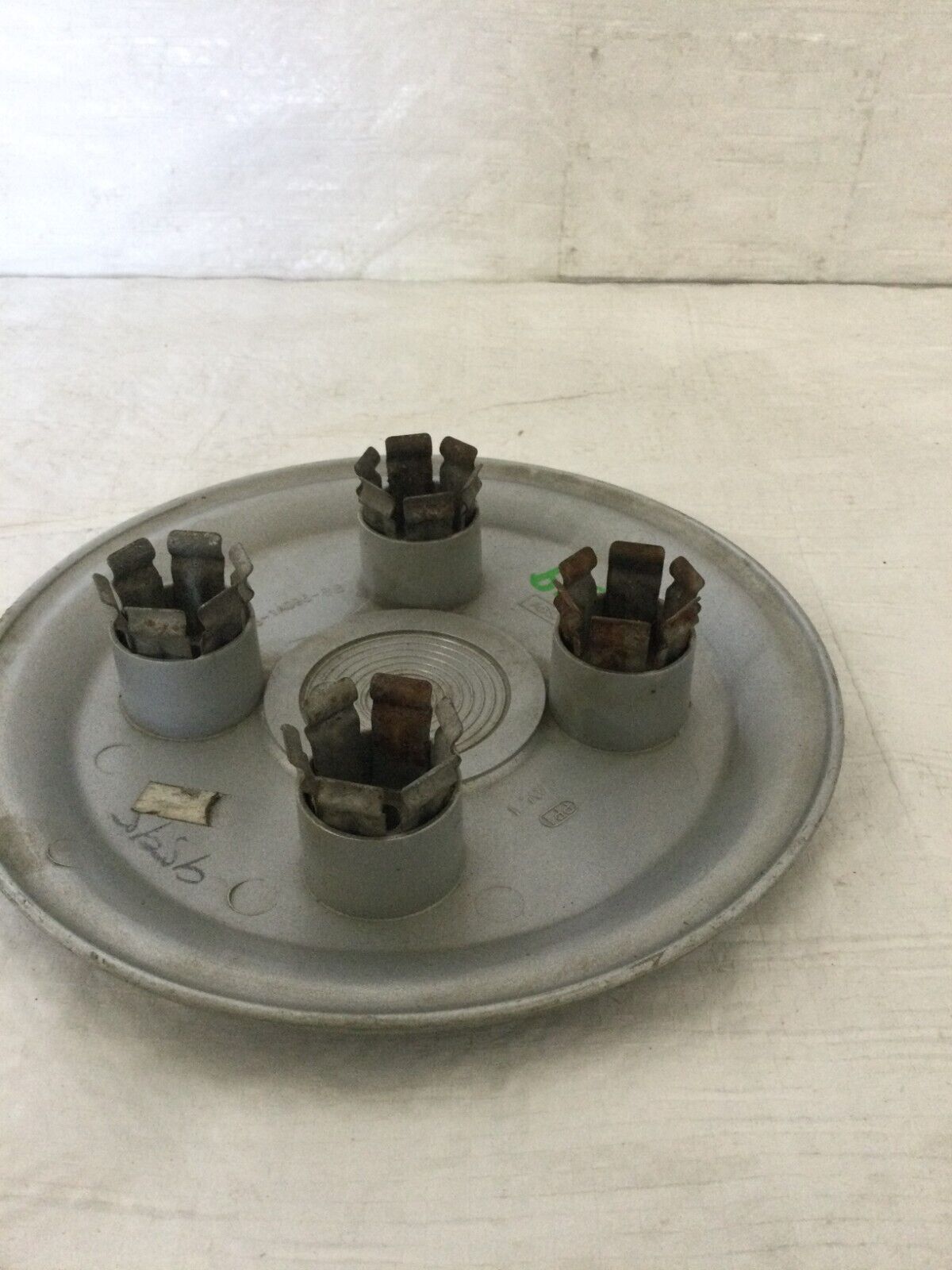 2004-2005 Ford Eco sport 4 Lug Silver Cap F7C6-1A096-BB OEM