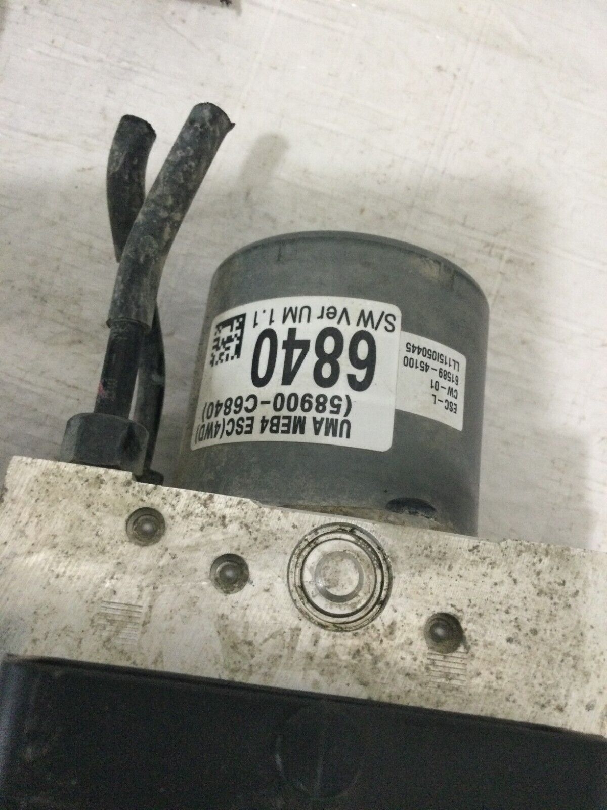 2016-2017 Kia Sorent  ABS Anti Lock Brake Pump Assembly  OEM