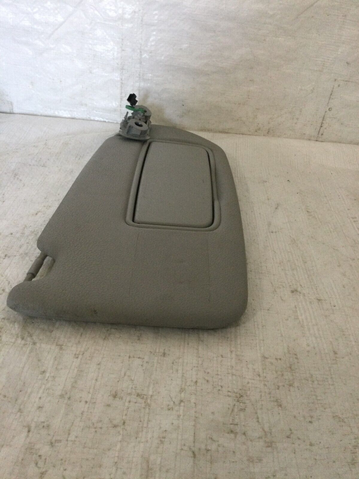 2004 Volvo S60 Sun Visor Right Illuminated Passenger Side OEM