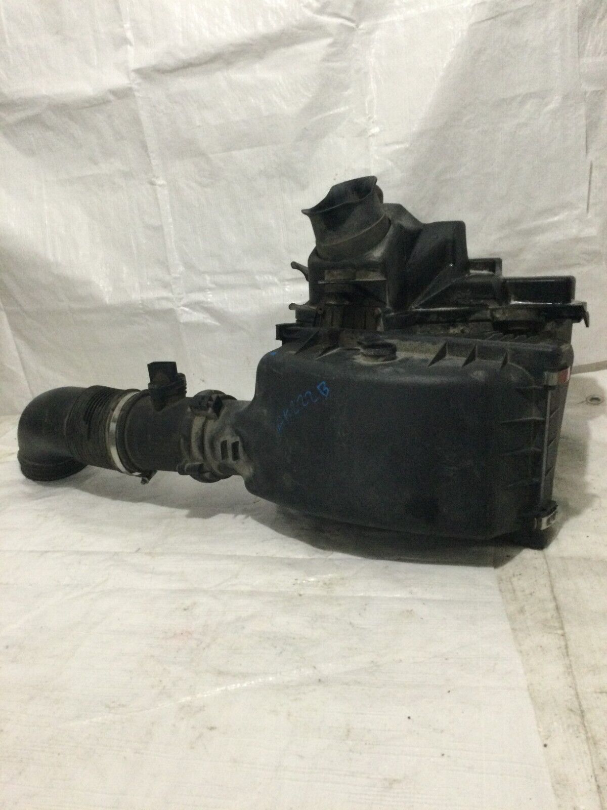 2004 BMW 7-Series  Air Box  Cleaner  OEM