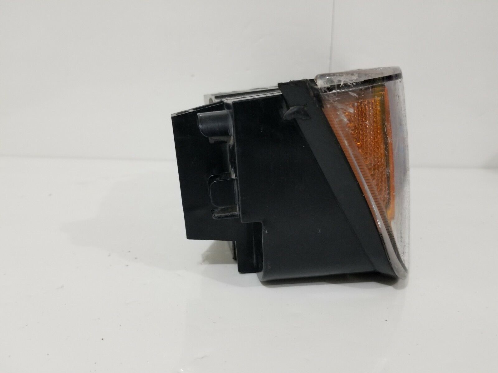 2004 Chevrolet Avalanche 1500 Right Passenger Side Headlight OEM RH