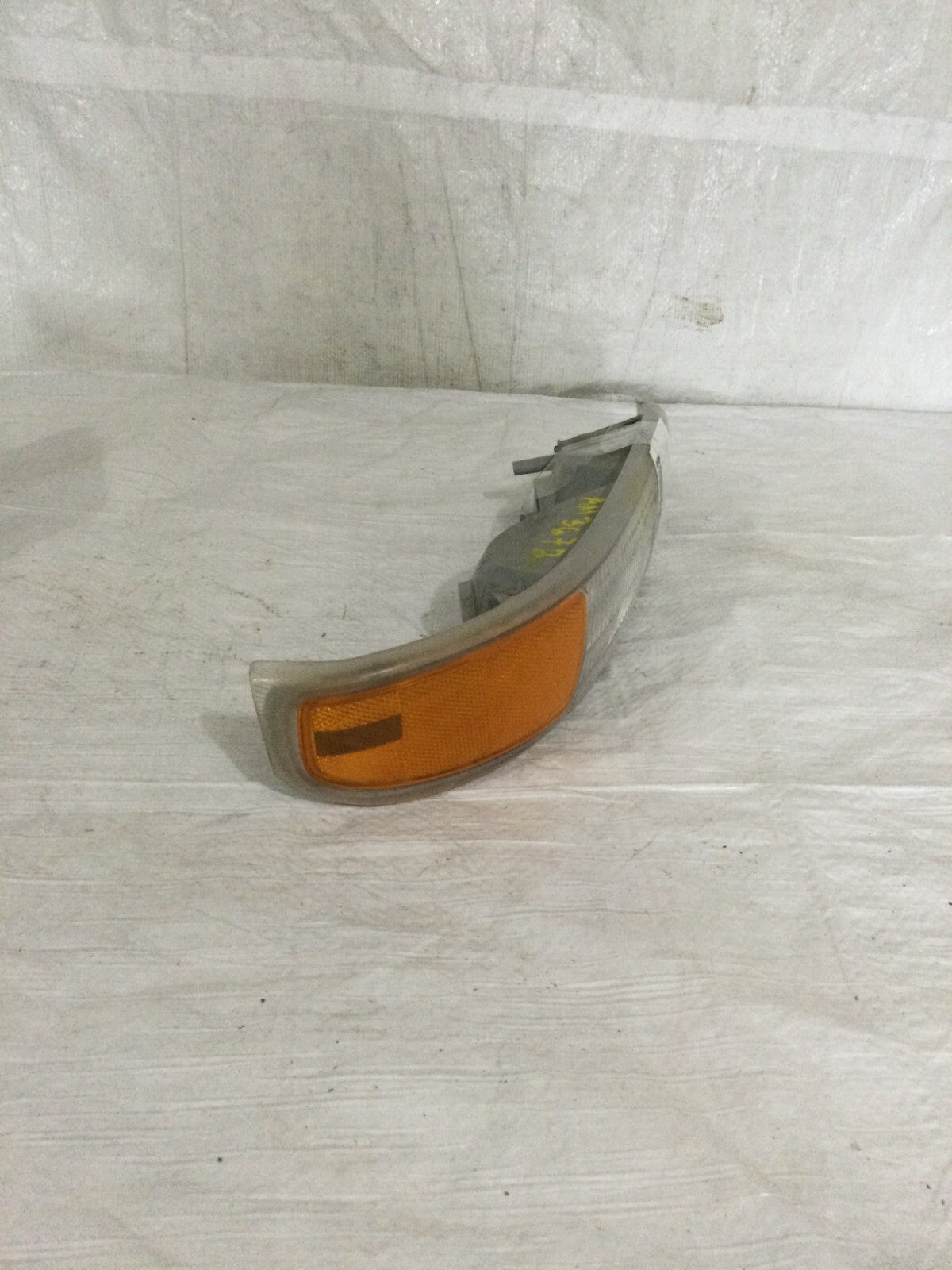 2001 Chevrolet Silverado 2500 Passenger Right Marker/Park/Turn Signal Light OEM