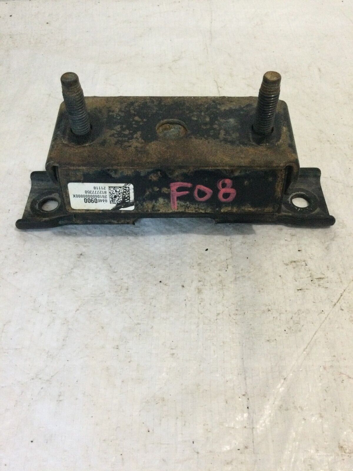 2019-2022 Chevrolet Silverado 1500 Auto Trnsmission Mount Bracket OEM 84460900